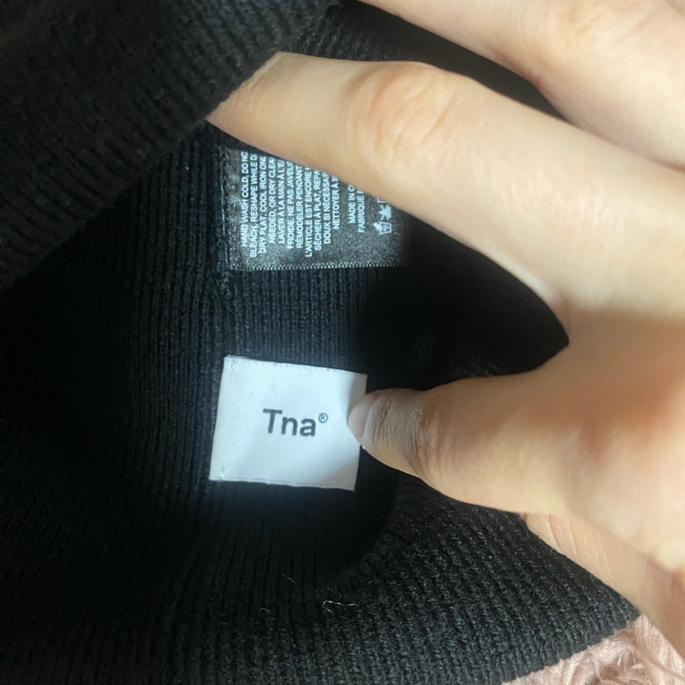 TNA Classic Black Knit Beanie - Picture 2 of 3